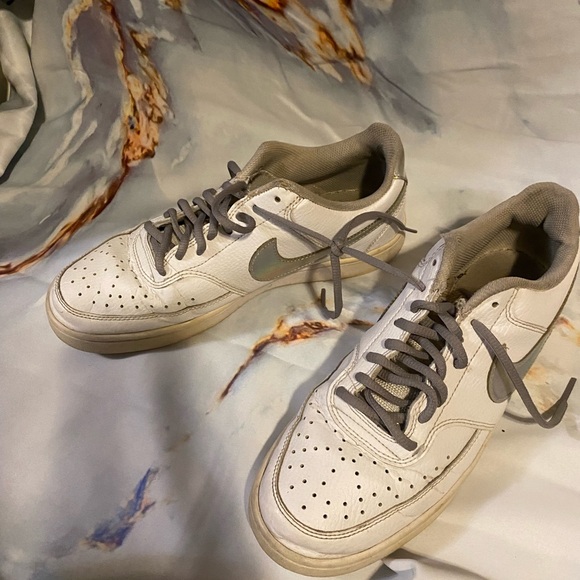 Nike shoes size 9.5 - Picture 4 of 9